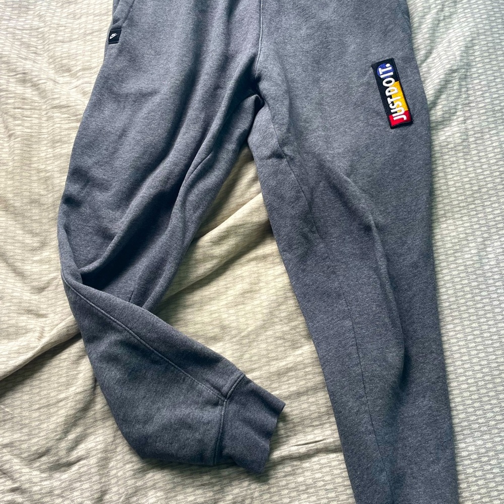 Small grey Nike sweat pants